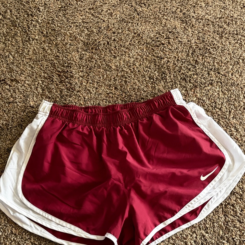 Nike Womens Dri-Fit Tempo Shorts- Never Worn - Picture 2 of 4